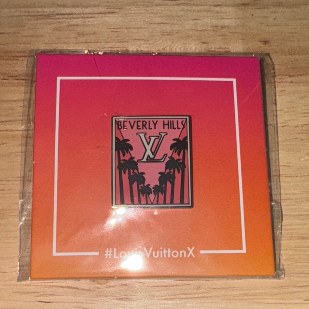 Louis Vuitton Beverly Hills brooch pin